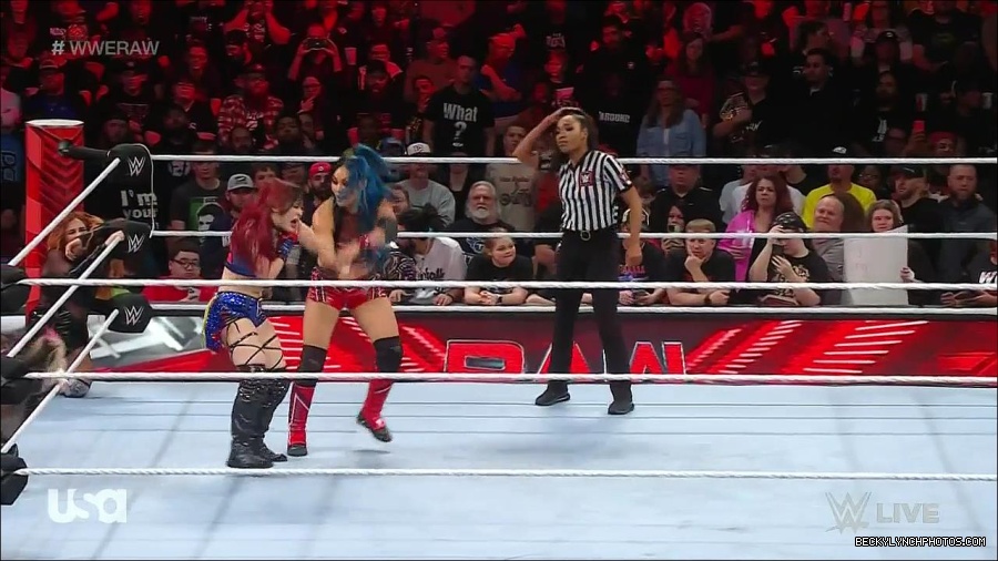 WWE_Monday_Night_Raw_2023_01_02_720p_HDTV_x264-NWCHD_mp4_005301935.jpg