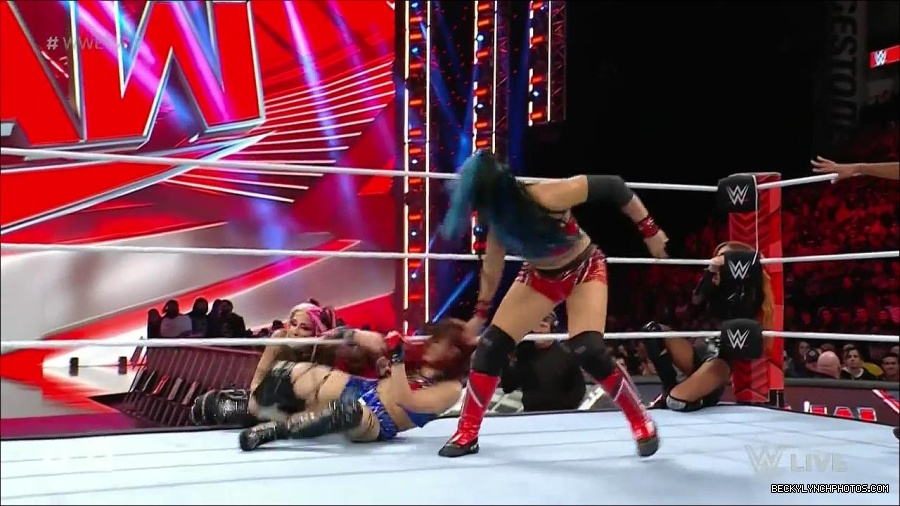 WWE_Monday_Night_Raw_2023_01_02_720p_HDTV_x264-NWCHD_mp4_005303536.jpg