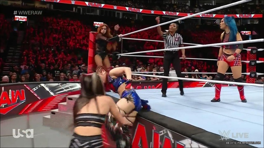 WWE_Monday_Night_Raw_2023_01_02_720p_HDTV_x264-NWCHD_mp4_005305138.jpg