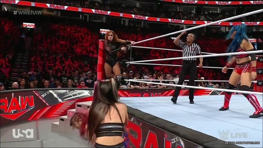 WWE_Monday_Night_Raw_2023_01_02_720p_HDTV_x264-NWCHD_mp4_005305538.jpg