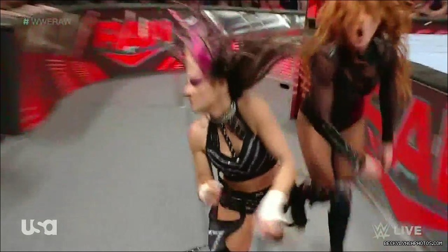 WWE_Monday_Night_Raw_2023_01_02_720p_HDTV_x264-NWCHD_mp4_005307540.jpg
