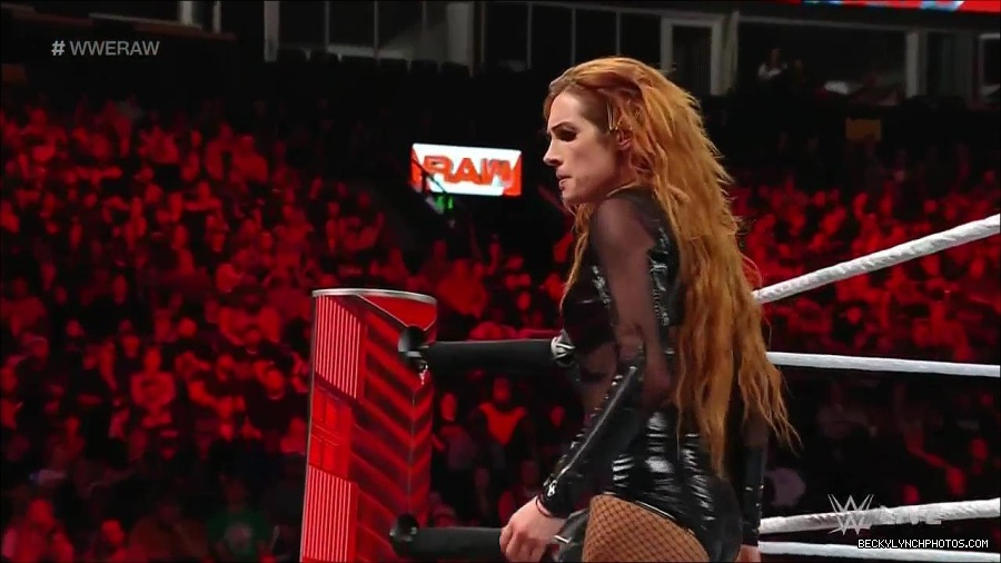 WWE_Monday_Night_Raw_2023_01_02_720p_HDTV_x264-NWCHD_mp4_005320353.jpg