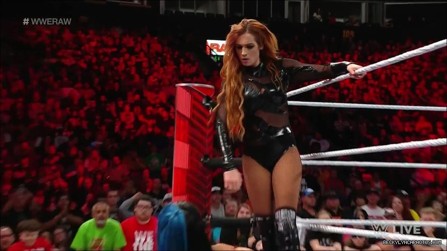 WWE_Monday_Night_Raw_2023_01_02_720p_HDTV_x264-NWCHD_mp4_005321955.jpg