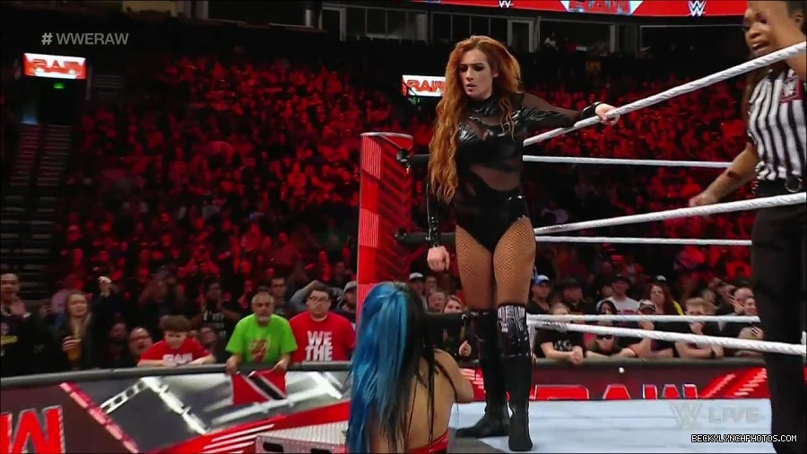 WWE_Monday_Night_Raw_2023_01_02_720p_HDTV_x264-NWCHD_mp4_005322355.jpg