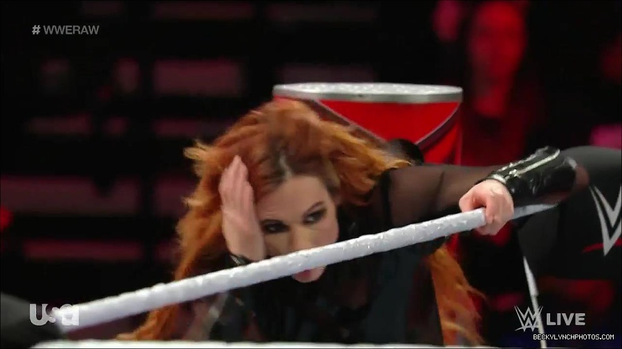 WWE_Monday_Night_Raw_2023_01_02_720p_HDTV_x264-NWCHD_mp4_005354788.jpg