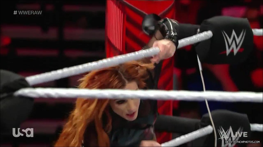 WWE_Monday_Night_Raw_2023_01_02_720p_HDTV_x264-NWCHD_mp4_005355589.jpg