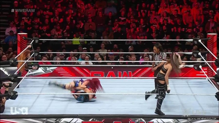 WWE_Monday_Night_Raw_2023_01_02_720p_HDTV_x264-NWCHD_mp4_005355989.jpg