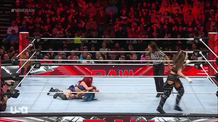 WWE_Monday_Night_Raw_2023_01_02_720p_HDTV_x264-NWCHD_mp4_005356390.jpg