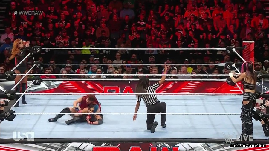 WWE_Monday_Night_Raw_2023_01_02_720p_HDTV_x264-NWCHD_mp4_005359593.jpg
