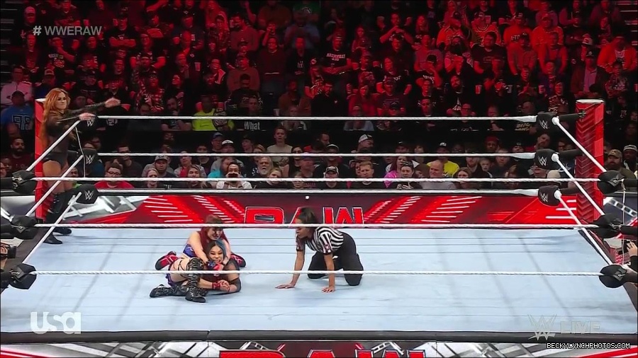 WWE_Monday_Night_Raw_2023_01_02_720p_HDTV_x264-NWCHD_mp4_005363997.jpg