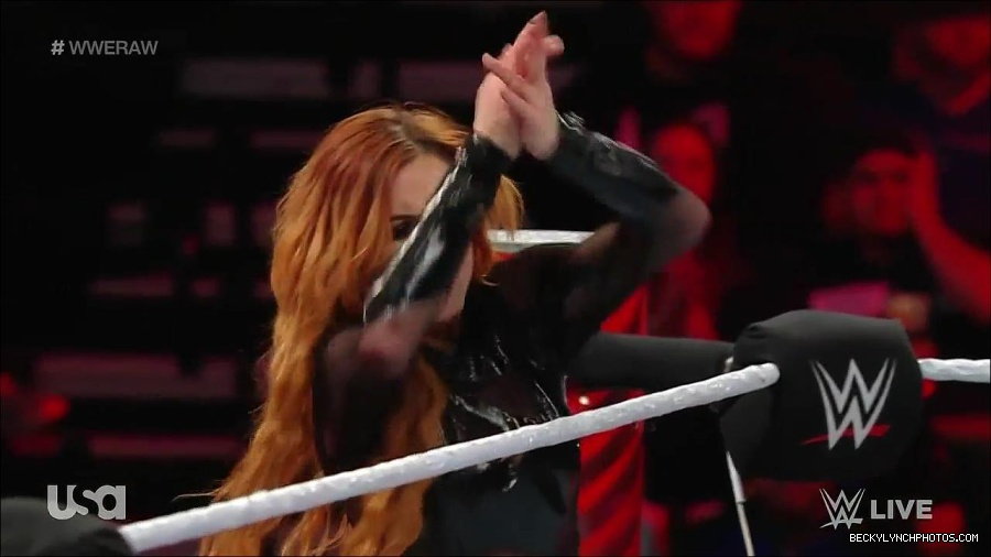 WWE_Monday_Night_Raw_2023_01_02_720p_HDTV_x264-NWCHD_mp4_005366800.jpg