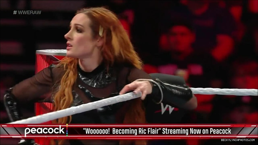 WWE_Monday_Night_Raw_2023_01_02_720p_HDTV_x264-NWCHD_mp4_005382015.jpg
