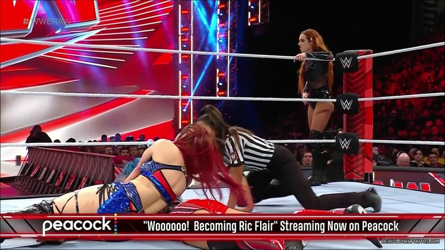 WWE_Monday_Night_Raw_2023_01_02_720p_HDTV_x264-NWCHD_mp4_005383617.jpg