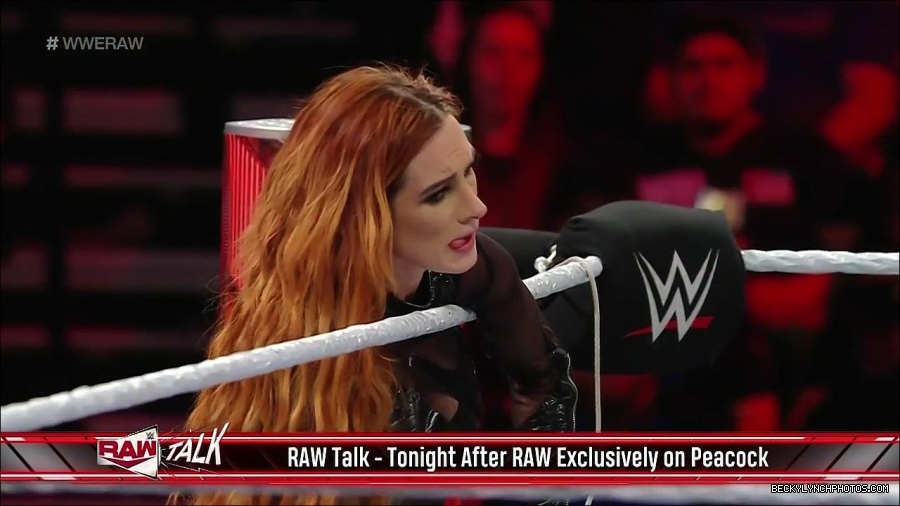 WWE_Monday_Night_Raw_2023_01_02_720p_HDTV_x264-NWCHD_mp4_005390023.jpg