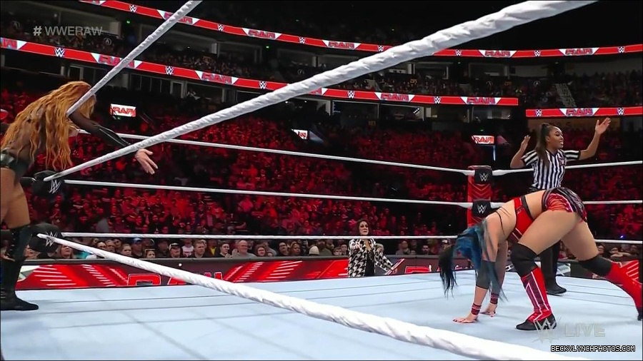 WWE_Monday_Night_Raw_2023_01_02_720p_HDTV_x264-NWCHD_mp4_005421822.jpg