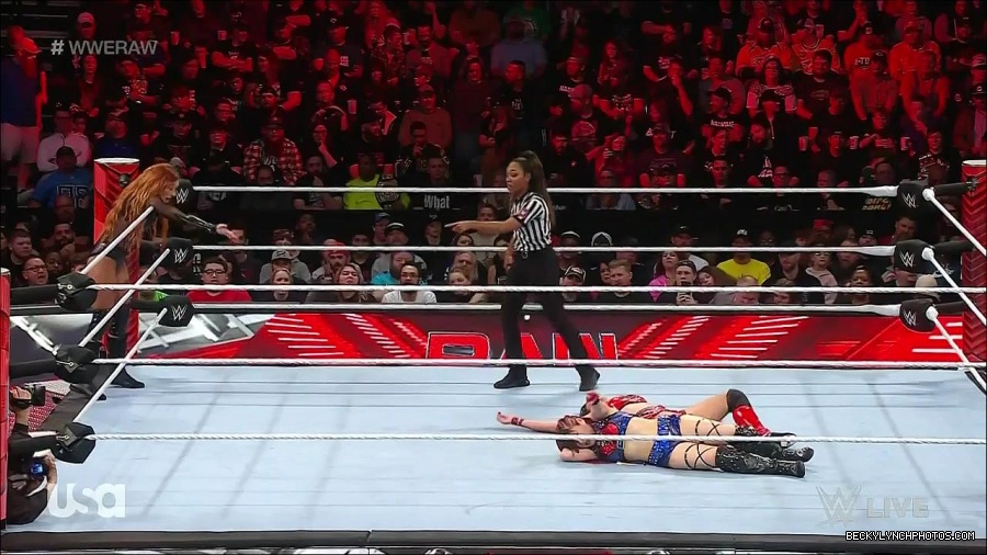 WWE_Monday_Night_Raw_2023_01_02_720p_HDTV_x264-NWCHD_mp4_005434635.jpg