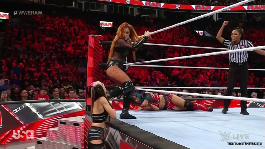 WWE_Monday_Night_Raw_2023_01_02_720p_HDTV_x264-NWCHD_mp4_005441441.jpg