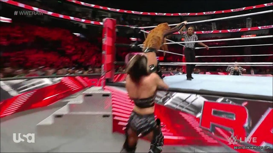 WWE_Monday_Night_Raw_2023_01_02_720p_HDTV_x264-NWCHD_mp4_005442242.jpg