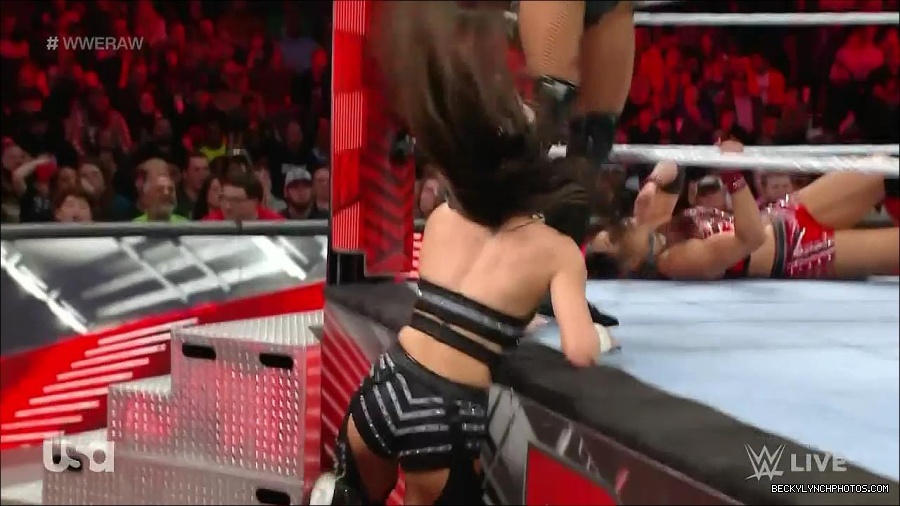 WWE_Monday_Night_Raw_2023_01_02_720p_HDTV_x264-NWCHD_mp4_005443043.jpg