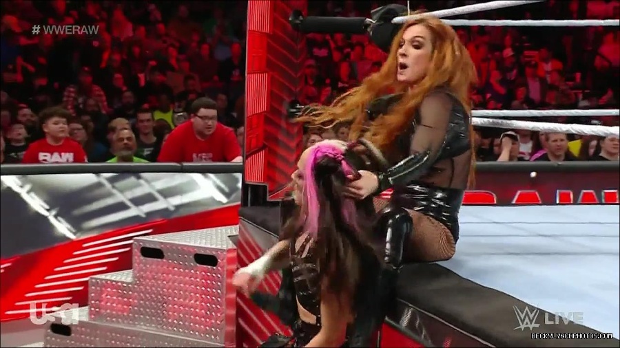 WWE_Monday_Night_Raw_2023_01_02_720p_HDTV_x264-NWCHD_mp4_005446647.jpg