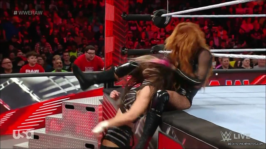 WWE_Monday_Night_Raw_2023_01_02_720p_HDTV_x264-NWCHD_mp4_005447047.jpg