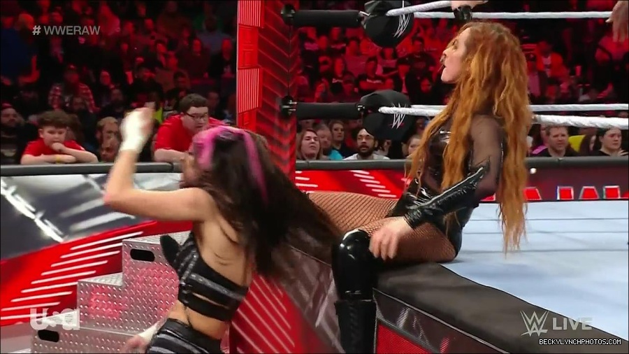 WWE_Monday_Night_Raw_2023_01_02_720p_HDTV_x264-NWCHD_mp4_005447848.jpg