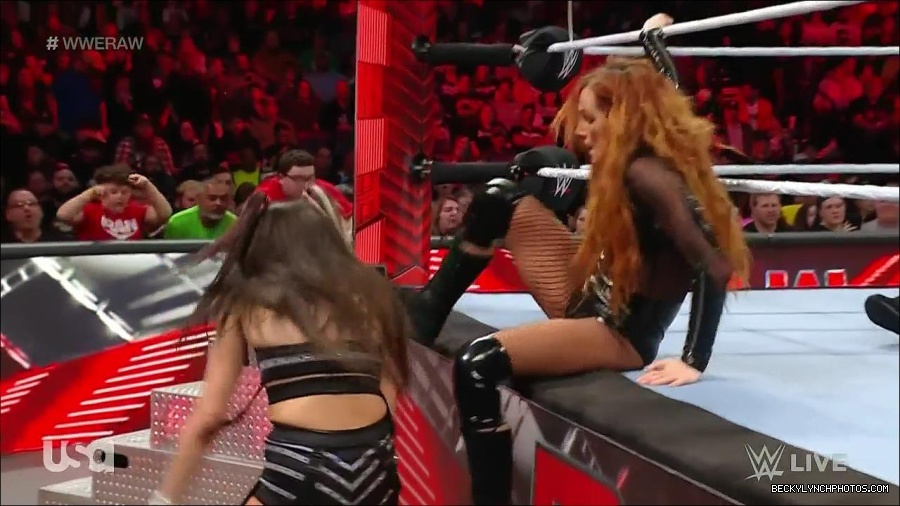 WWE_Monday_Night_Raw_2023_01_02_720p_HDTV_x264-NWCHD_mp4_005448248.jpg