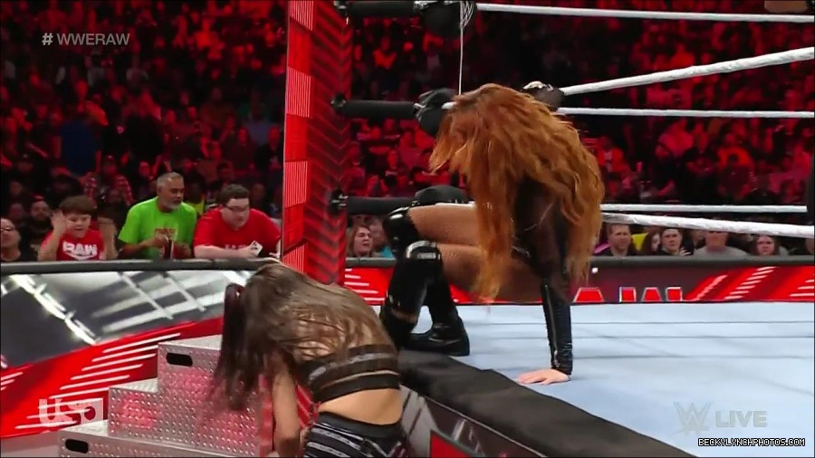 WWE_Monday_Night_Raw_2023_01_02_720p_HDTV_x264-NWCHD_mp4_005448649.jpg