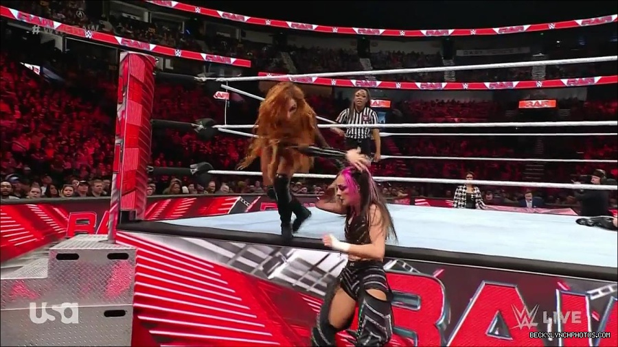 WWE_Monday_Night_Raw_2023_01_02_720p_HDTV_x264-NWCHD_mp4_005449850.jpg