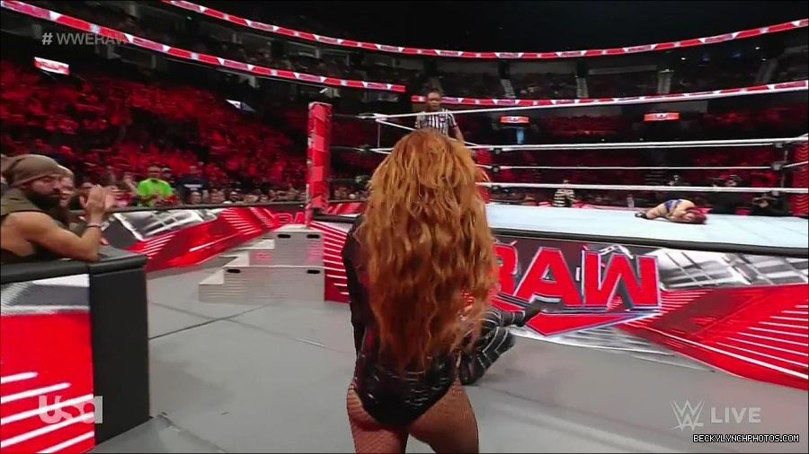 WWE_Monday_Night_Raw_2023_01_02_720p_HDTV_x264-NWCHD_mp4_005453453.jpg