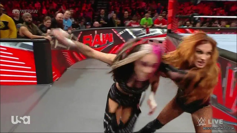 WWE_Monday_Night_Raw_2023_01_02_720p_HDTV_x264-NWCHD_mp4_005455455.jpg