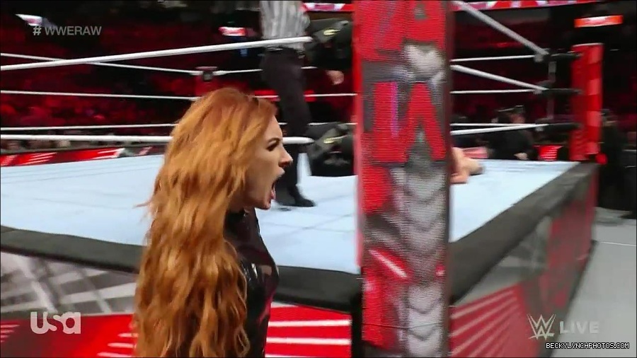 WWE_Monday_Night_Raw_2023_01_02_720p_HDTV_x264-NWCHD_mp4_005459059.jpg