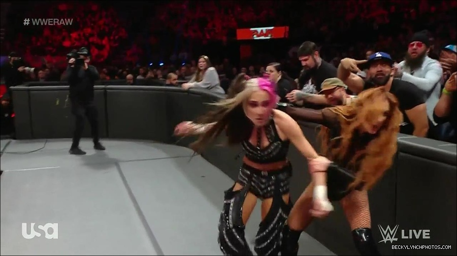 WWE_Monday_Night_Raw_2023_01_02_720p_HDTV_x264-NWCHD_mp4_005461461.jpg