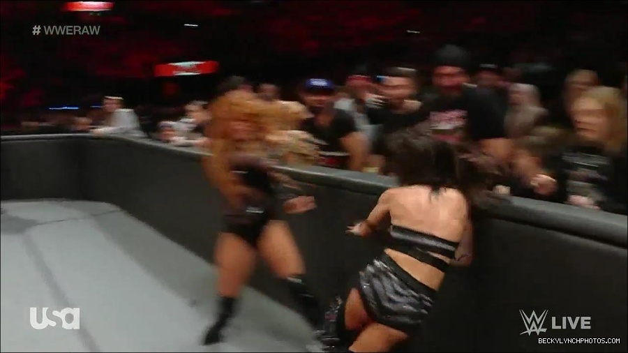 WWE_Monday_Night_Raw_2023_01_02_720p_HDTV_x264-NWCHD_mp4_005461862.jpg