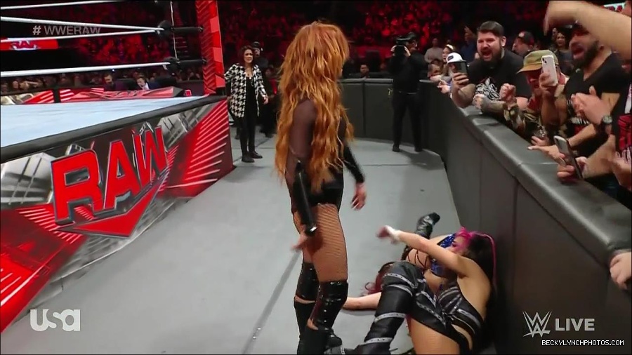WWE_Monday_Night_Raw_2023_01_02_720p_HDTV_x264-NWCHD_mp4_005475475.jpg