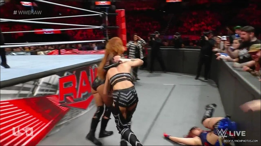 WWE_Monday_Night_Raw_2023_01_02_720p_HDTV_x264-NWCHD_mp4_005478278.jpg