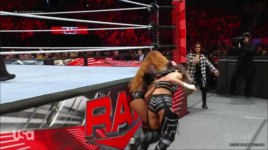 WWE_Monday_Night_Raw_2023_01_02_720p_HDTV_x264-NWCHD_mp4_005479079.jpg