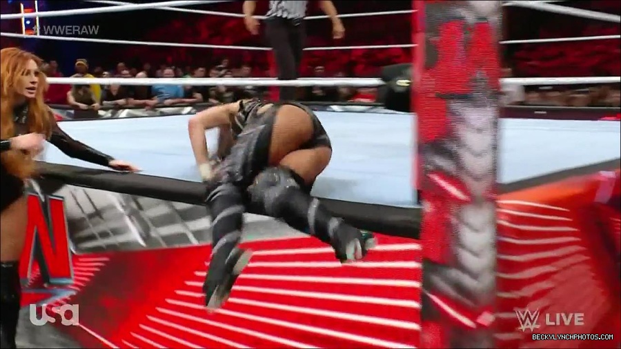 WWE_Monday_Night_Raw_2023_01_02_720p_HDTV_x264-NWCHD_mp4_005479880.jpg