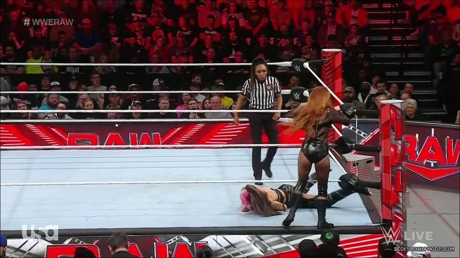WWE_Monday_Night_Raw_2023_01_02_720p_HDTV_x264-NWCHD_mp4_005483083.jpg