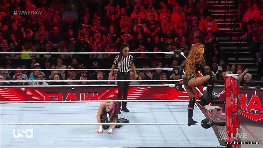 WWE_Monday_Night_Raw_2023_01_02_720p_HDTV_x264-NWCHD_mp4_005485485.jpg