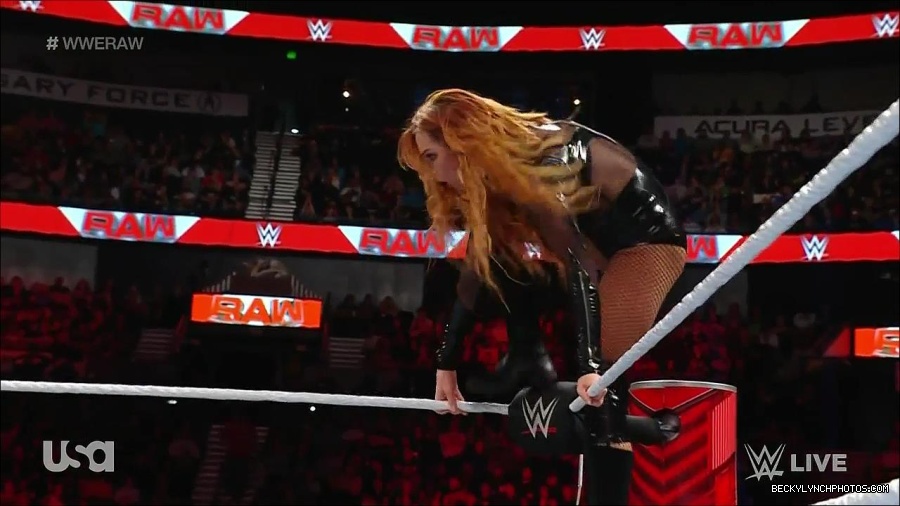 WWE_Monday_Night_Raw_2023_01_02_720p_HDTV_x264-NWCHD_mp4_005487888.jpg