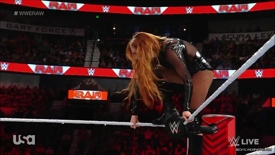 WWE_Monday_Night_Raw_2023_01_02_720p_HDTV_x264-NWCHD_mp4_005488288.jpg