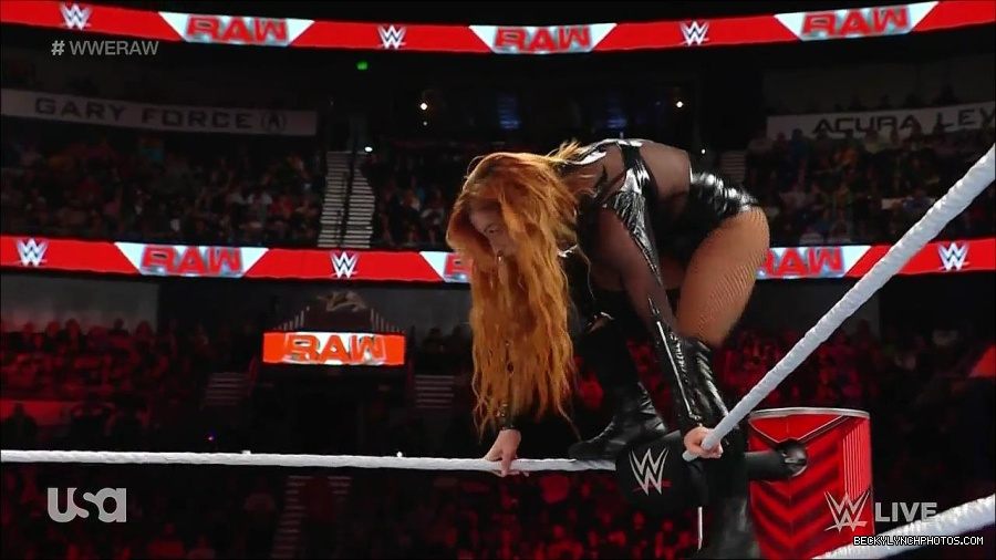 WWE_Monday_Night_Raw_2023_01_02_720p_HDTV_x264-NWCHD_mp4_005488689.jpg