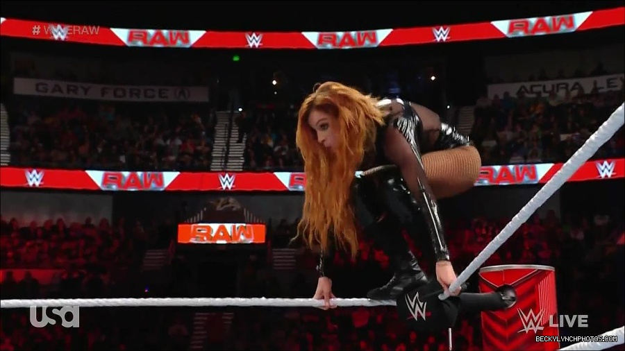 WWE_Monday_Night_Raw_2023_01_02_720p_HDTV_x264-NWCHD_mp4_005489089.jpg