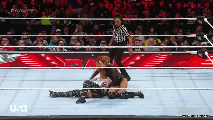 WWE_Monday_Night_Raw_2023_01_02_720p_HDTV_x264-NWCHD_mp4_005492693.jpg