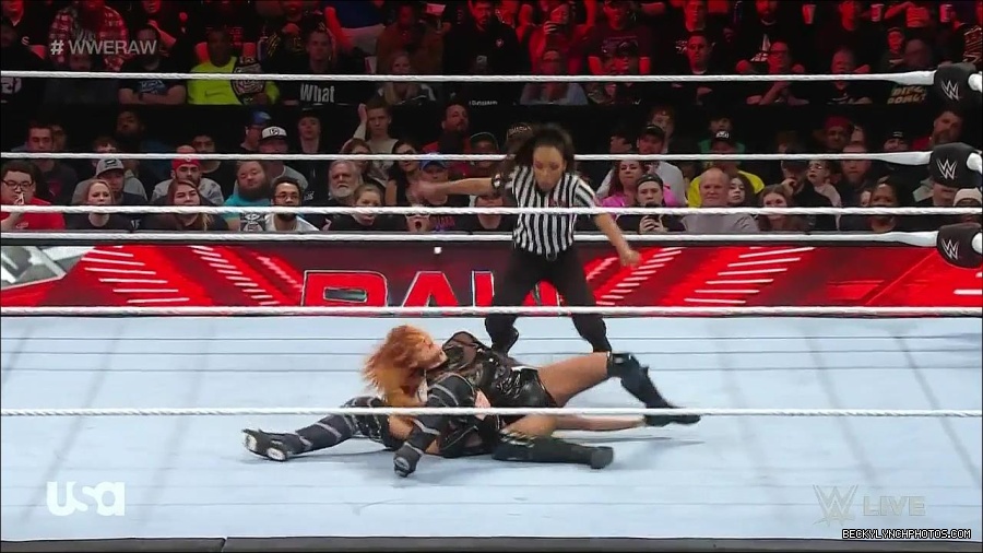WWE_Monday_Night_Raw_2023_01_02_720p_HDTV_x264-NWCHD_mp4_005493093.jpg