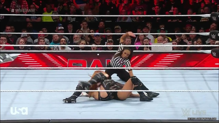 WWE_Monday_Night_Raw_2023_01_02_720p_HDTV_x264-NWCHD_mp4_005493493.jpg