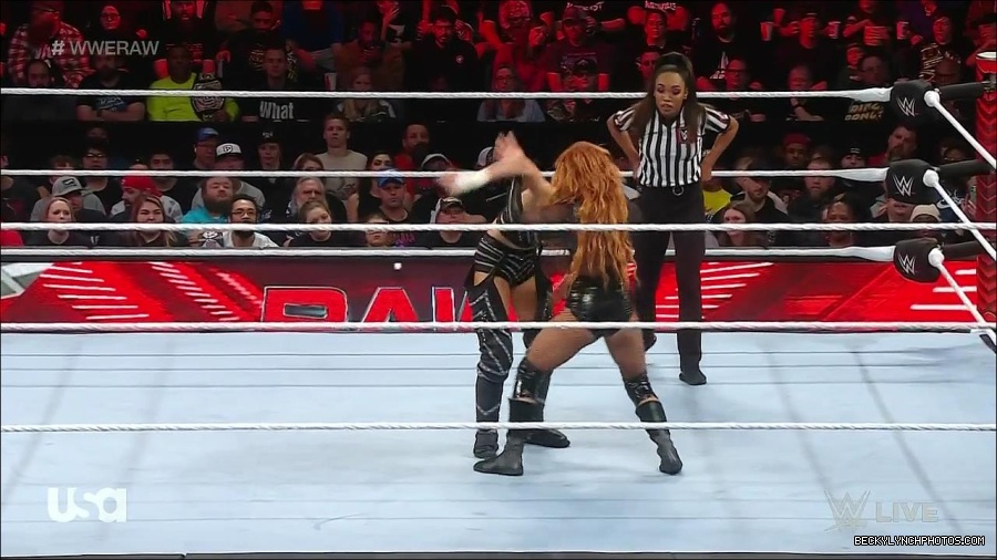 WWE_Monday_Night_Raw_2023_01_02_720p_HDTV_x264-NWCHD_mp4_005504304.jpg