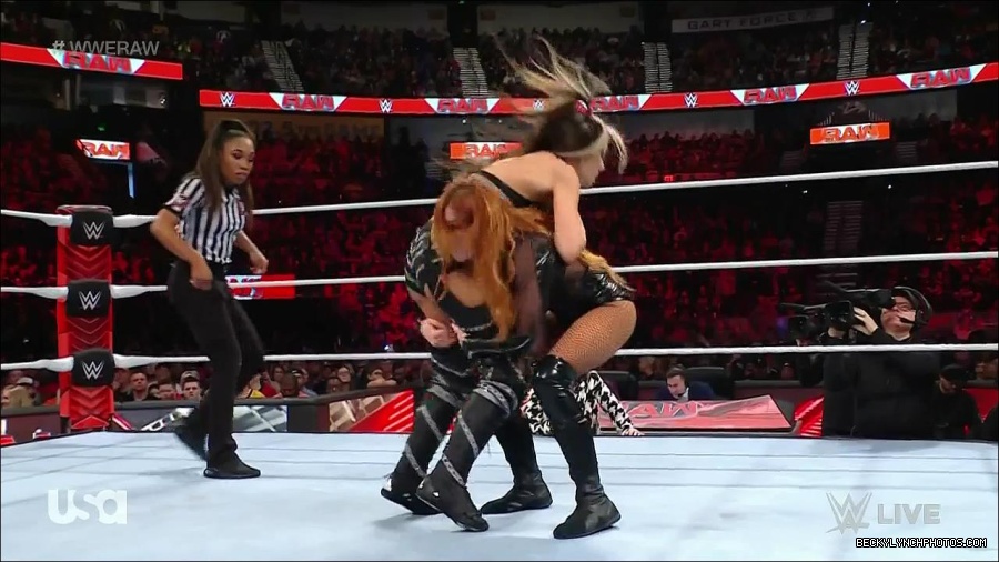 WWE_Monday_Night_Raw_2023_01_02_720p_HDTV_x264-NWCHD_mp4_005505105.jpg