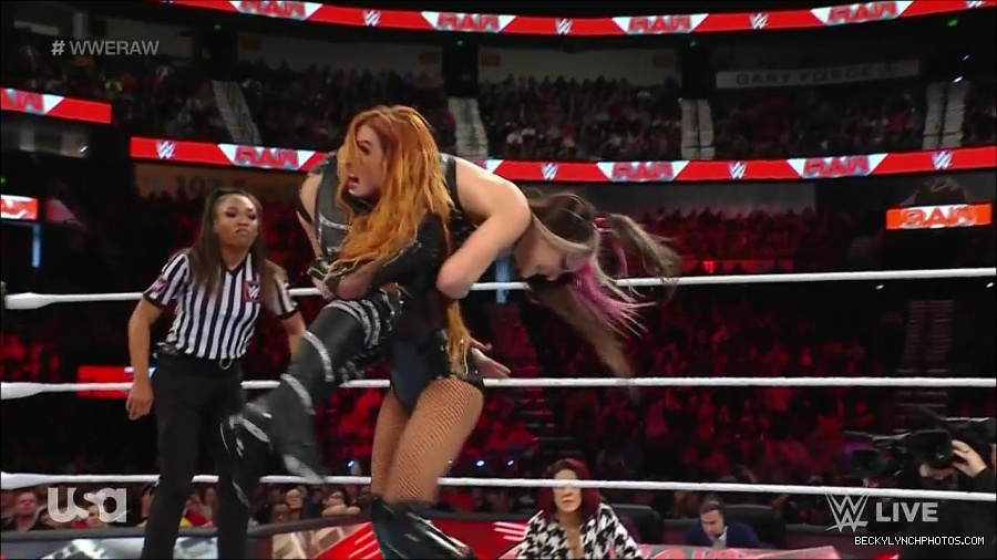 WWE_Monday_Night_Raw_2023_01_02_720p_HDTV_x264-NWCHD_mp4_005506306.jpg